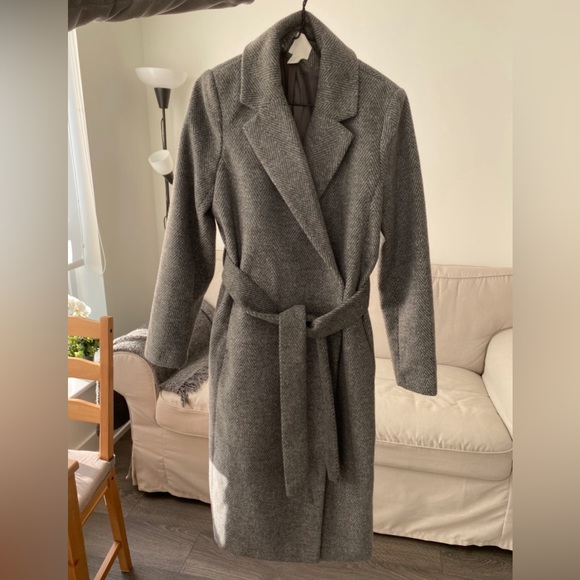 H&M Jackets & Blazers - H&M coat. Perfect condition, like new